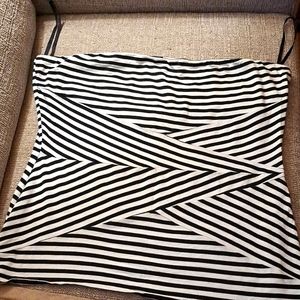 Whitehouse Blackmarket Tank Top Size XLarge Black and White Like New